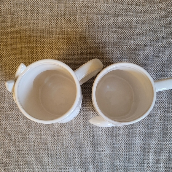 2 Bunny Rabbit Ceramic Mugs Antiqued Cream  Colour - Picture 7 of 9